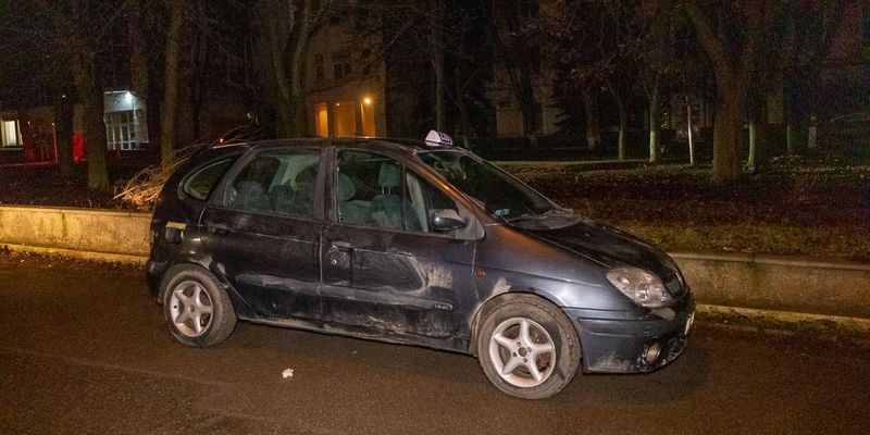 "Добу шукали родичі": у Дніпрі за кермом автомобіля помер таксист