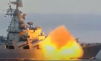 "Пущен на дно ракетами Нептуна": ВСУ уничтожили крейсер "Москва", который обстреливал остров Змеиный