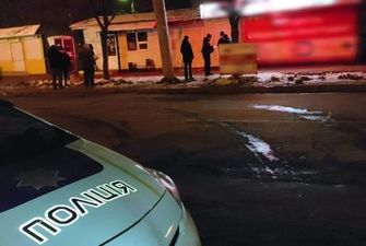 В Одесі на вулиці чоловікові перерізали горло: поліція шукає підозрюваного