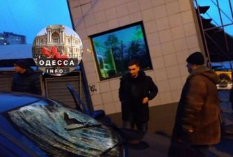 Ребенок бегал вокруг родителей в крови: названо имя "копа"-виновника жуткого ДТП в Одессе