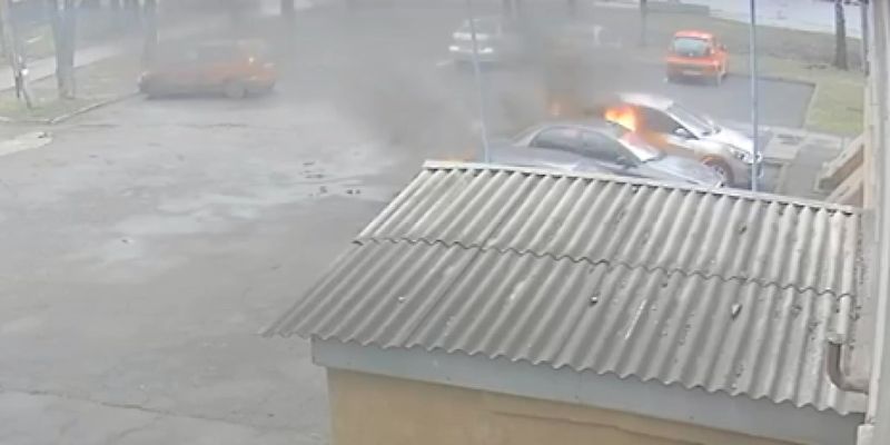 В Кривом Роге неизвестные подожгли авто депутата: машину спасли прохожие