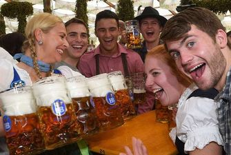 Мільйони відвідувачів та літрів випитого пива. У Німеччині стартував легендарний Октоберфест