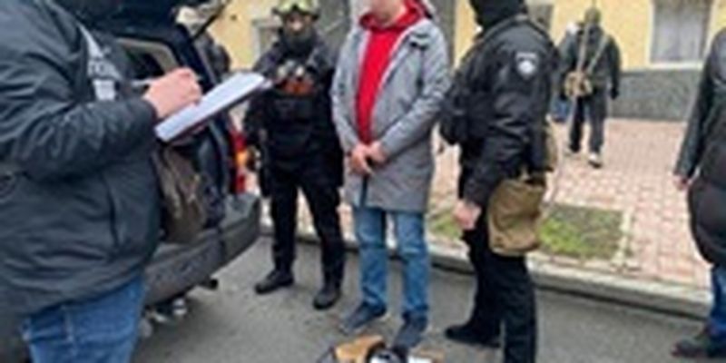 В Киевской области поймали продавцов оружия и взрывчатки