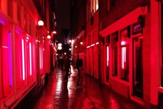 У Амстердамі частину кварталу червоних ліхтарів перенесуть у спеціальний комплекс