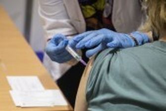 У Франції понад 200 особам ввели прострочену вакцину проти COVID-19
