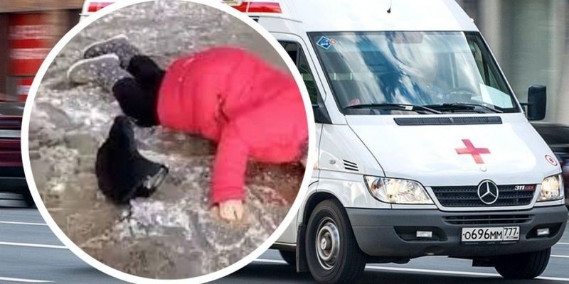 В оккупированном Крыму столб рухнул женщине на голову. ВИДЕО