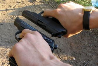 Подозреваемый в тройном убийстве на АЗС в Николаеве имел при себе четыре пистолета