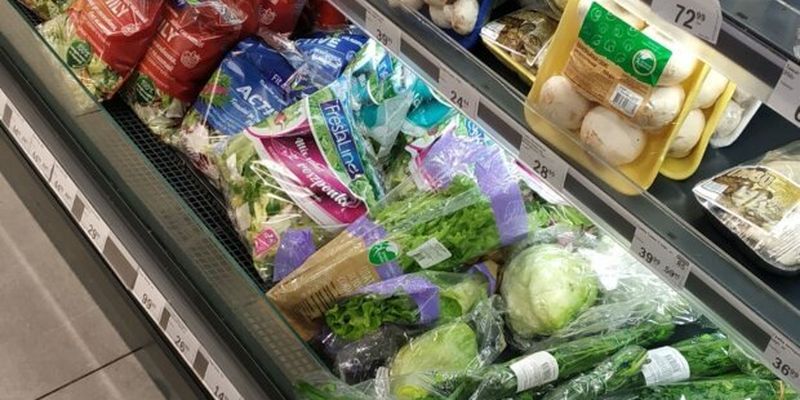 100 грамм по 36 грн: в Украине супермаркеты обновили цены на зеленый лук, салат и шампиньоны