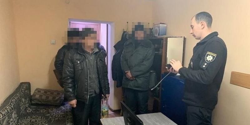 В Луганской области сутенер организовал бордель "на колесах"