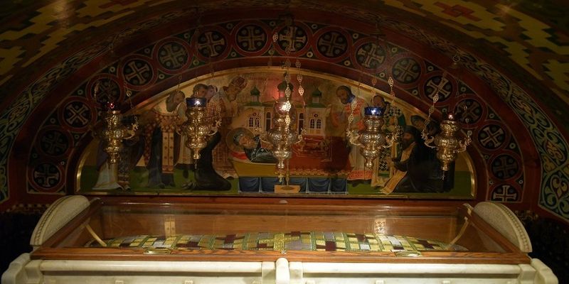 Тысячи верующих УПЦ отмечают память основателя Ионинского монастыря