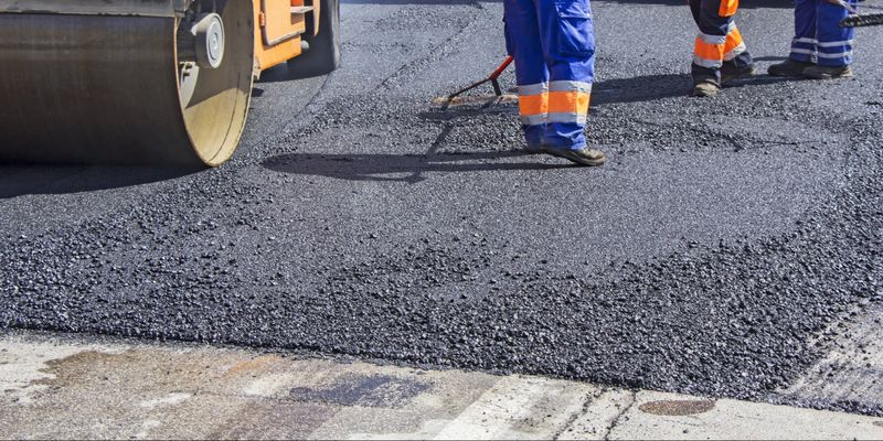 В правительстве анонсировали масштабный ремонт дорог весной 2020 года
