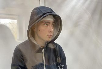СМИ заметили, как 16-летний "мажор" улыбается на заседании суда по ДТП в Харькове