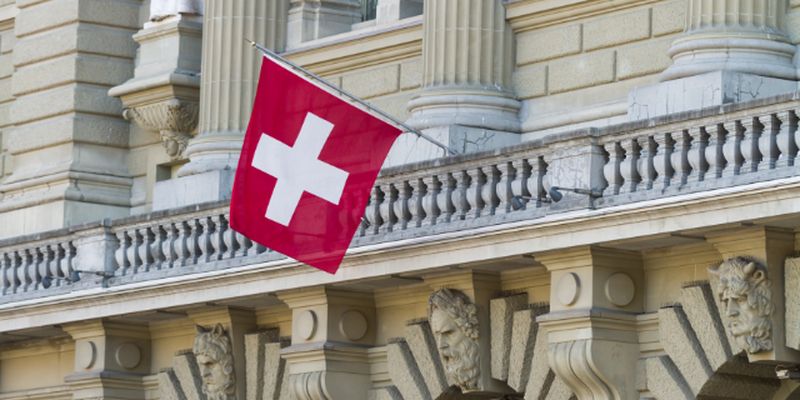 Швейцарія може дозволити третім країнам передавати швейцарську зброю Україні