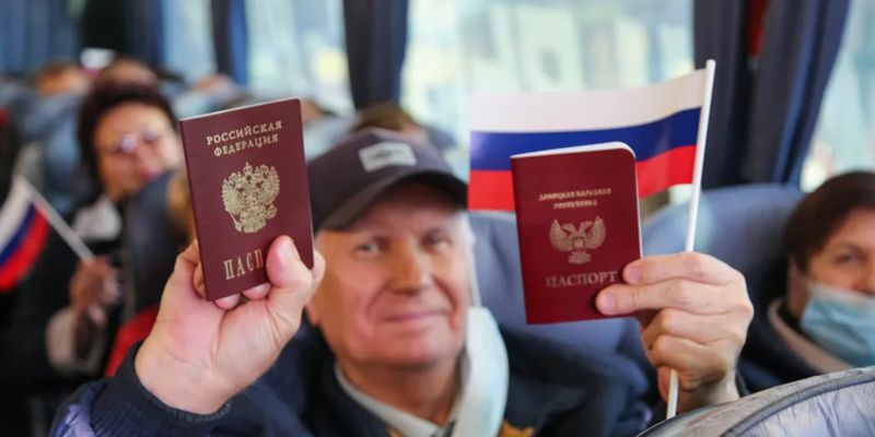 Мешканців Л/ДНР звозять у Росію за паспортами, а потім – на дільниці: порушення та вкиди на російських виборах