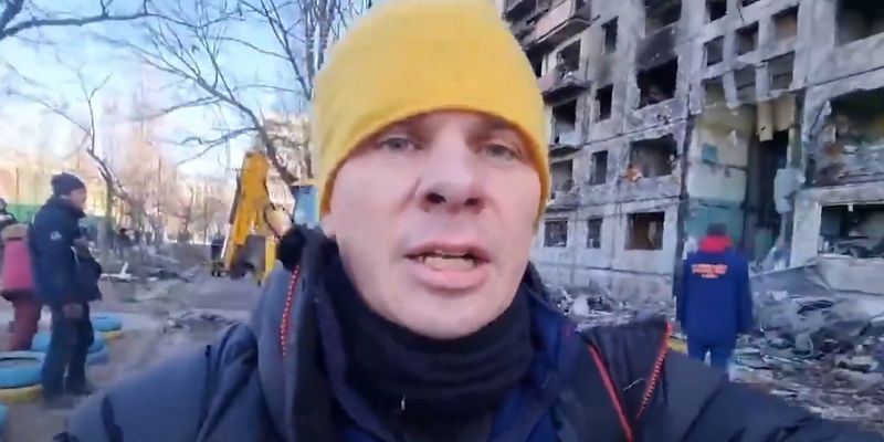 Дмитрий Комаров показал разрушенный оккупантами дом: "Завтрак, который не успели доесть"