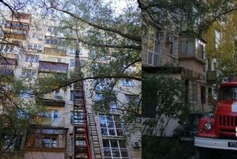 В Киеве горела квартира в многоэтажке — погибли два человека