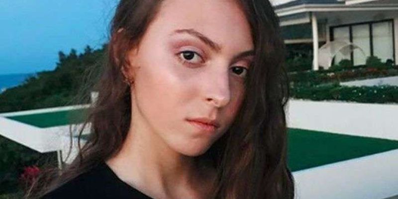 Дочь Поляковой оказалась в карете скорой помощи
