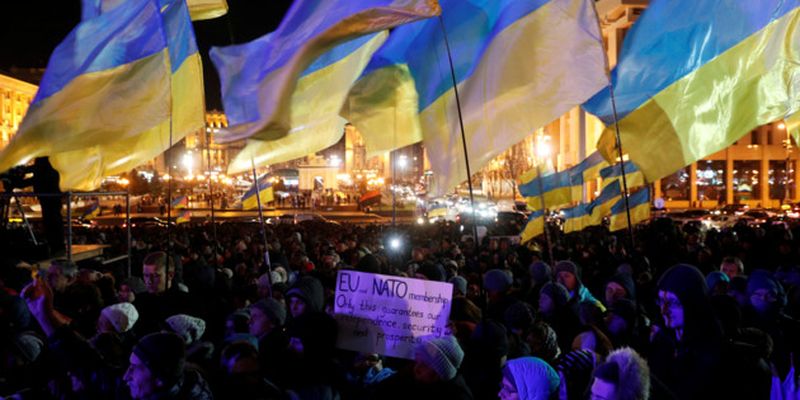 На Майдане Независимости стартовала акция в честь годовщины Революции Достоинства