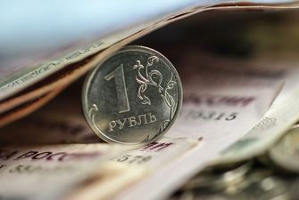 В России рекордно подешевел рубль и упал фондовый рынок