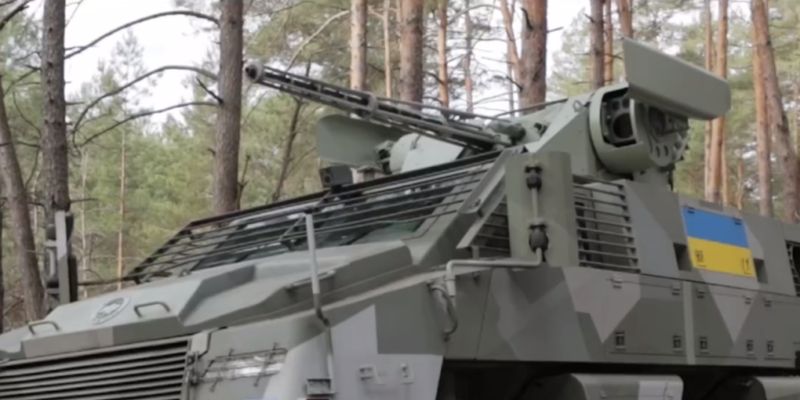 Главнокомандующий ВСУ осмотрел новейшую бронетехнику украинского производства