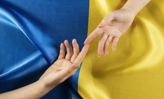 Еще одна страна ЕС планирует сократить выплаты украинцам: что известно