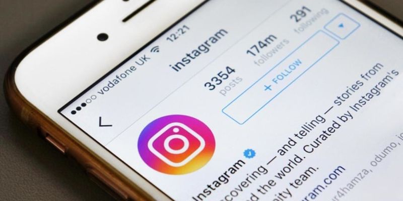Instagram начал скрывать количество лайков под постами пользователей