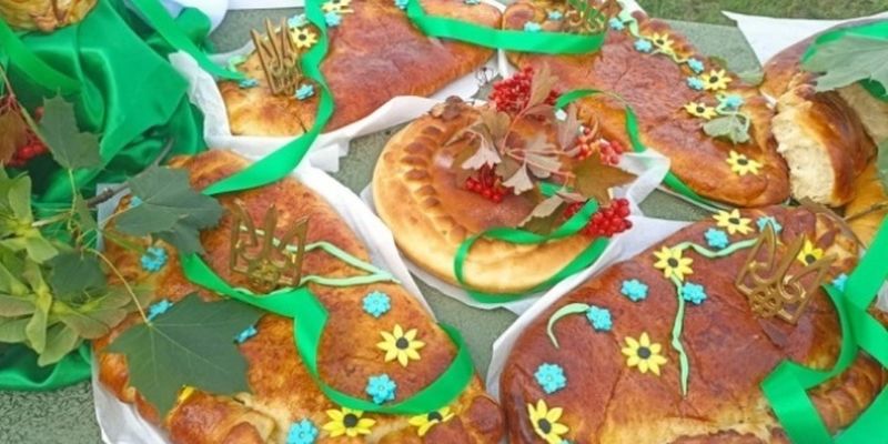 Из Кировоградщины на фронт передали более тысячи пирогов, испеченных по рецепту столетней давности