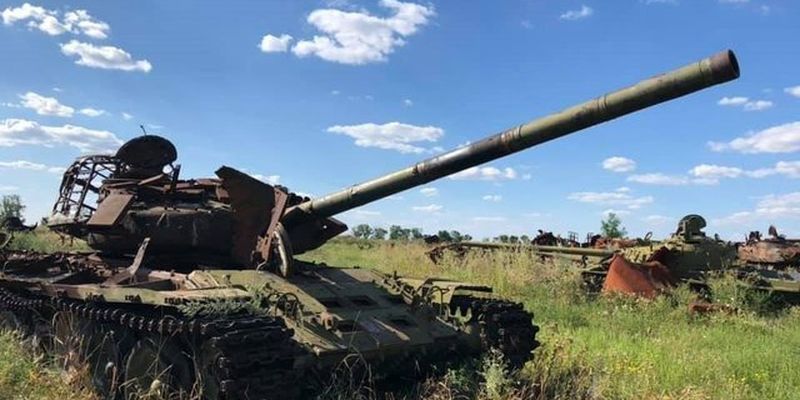 Их там нет: біля Ростова виявили ціле кладовище військової техніки – фото