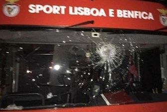 Фанаты атаковали автобус “Бенфики”и ранили игроков