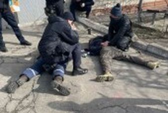 У Києві російські окупанти представилися бійцями ЗСУ та просили рятувальників перевдягнутися у цивільних: їх викрили