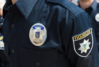 В Киеве ромы напали на беременную женщину на остановке трамвая
