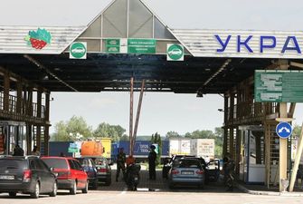 На кордоні з Польщею виявили більше двох тонн контрабанди в рейсовому автобусі
