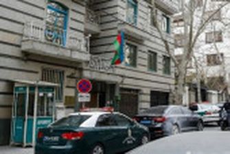 Азербайджан: Стрілянина по посольству в Ірані - теракт