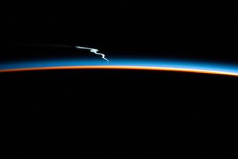В NASA показали, как выглядел запуск ракеты Falcon Heavy с орбиты – фото