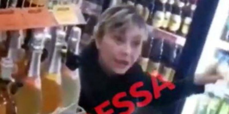 Ссора на языковой почве: в одесском магазине повздорили покупатель и пьяная продавщица