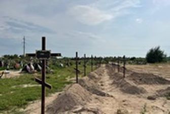 В Буче похоронили еще 35 неопознанных погибших