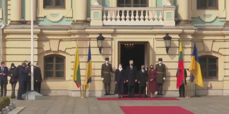 Зеленский встретился с президентом Литвы в Мариинском дворце