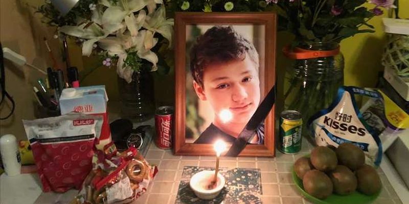 Самогубство 13-річного українця в Шанхаї: батьки вимагають відновити справедливість