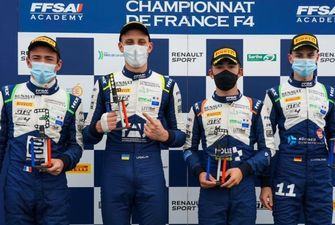 Украинец впервые в карьере стал победителем гонки "Формулы-4"