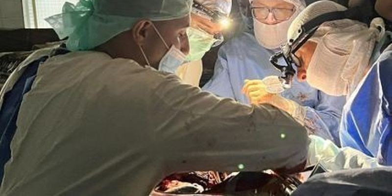 "Помолимся, да будет жизнь": в Днепре во время полного блекаута врачи провели уникальную операцию