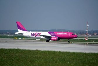 Wizz Air начал массово отменять рейсы из Киева: что случилось