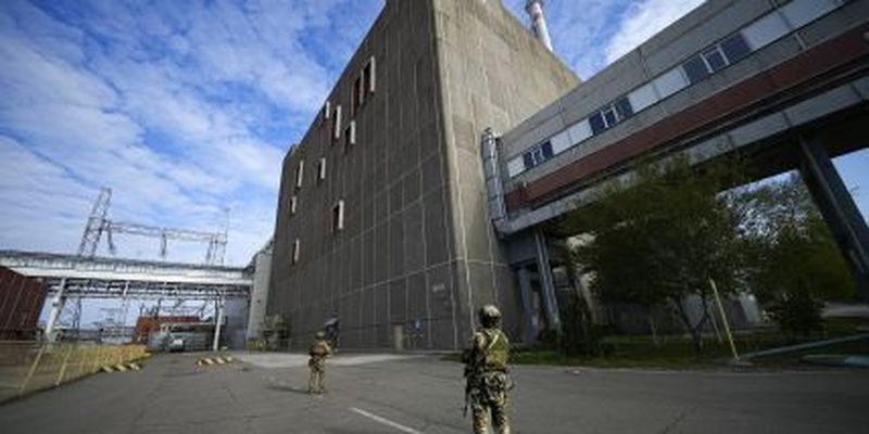 Подоляк объяснил, почему оккупанты покинут Запорожскую АЭС