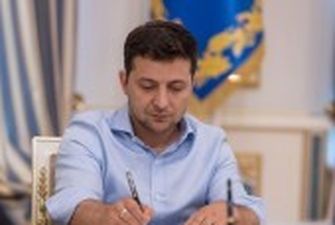 Зеленський підписав закон про декретні відпустки для татусів