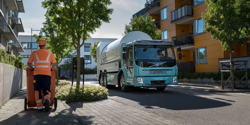 Volvo Trucks начинает продажи электрогрузовиков для городских нужд