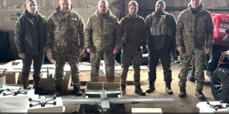 «Украинская команда» доставила батальону «Свобода» на передовую первую партию больших дронов-самолетов