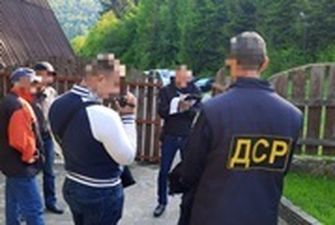 Экс-главу РГА подозревают в незаконном выделении земли семье Медведчука