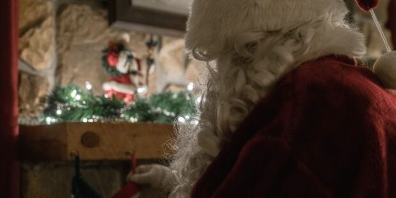 Когда ходит Санта и раздает детям подарки: основное о традициях празднования Рождества в США