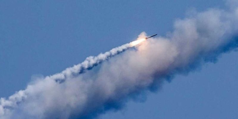Враг выпустил по Кривому Рогу три ракеты: одна попала в промышленное предприятие