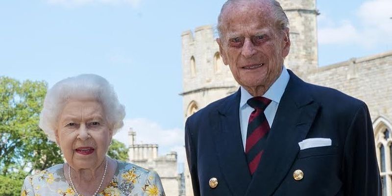 Елизавета II и принц Филипп отмечают 73-ю годовщину свадьбы