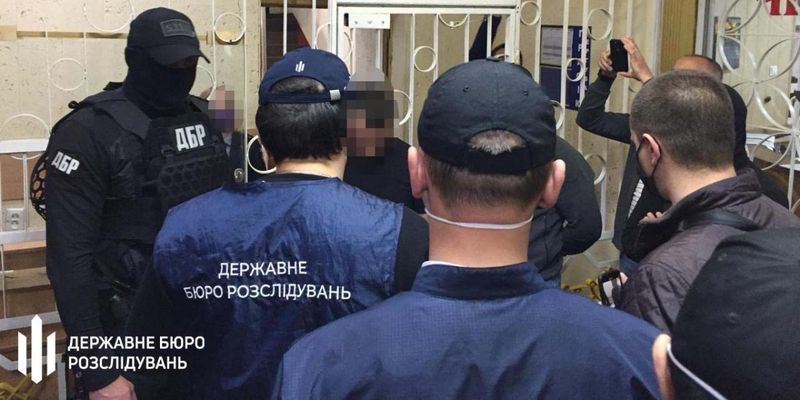 Затримання 7 копів за наркотики: на Дніпропетровщині розформовують скандальне відділення